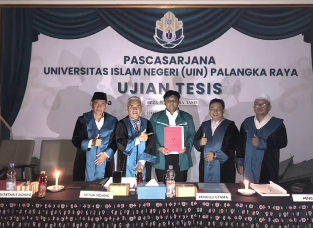 Efek Musim Mati Listrik, Mahasiswa Pascasarjana UIN Palangka Raya Jalani Sidang Bermodal Lilin