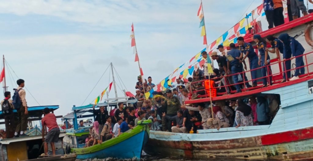 Syukuran Laut ke-20, Bupati Masduki Ajak Warga Jaga Kelestarian Laut