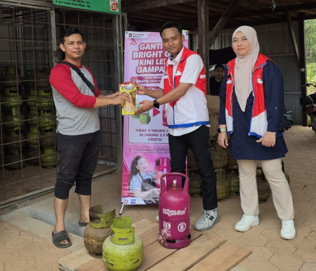 Pertamina Jemput Bola, Warga Desa Terantang Tukar LPG 3 Kg ke Bright Gas